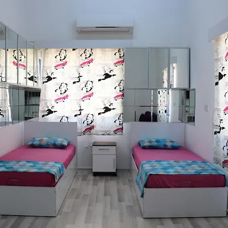 Amber's House * Nikosia